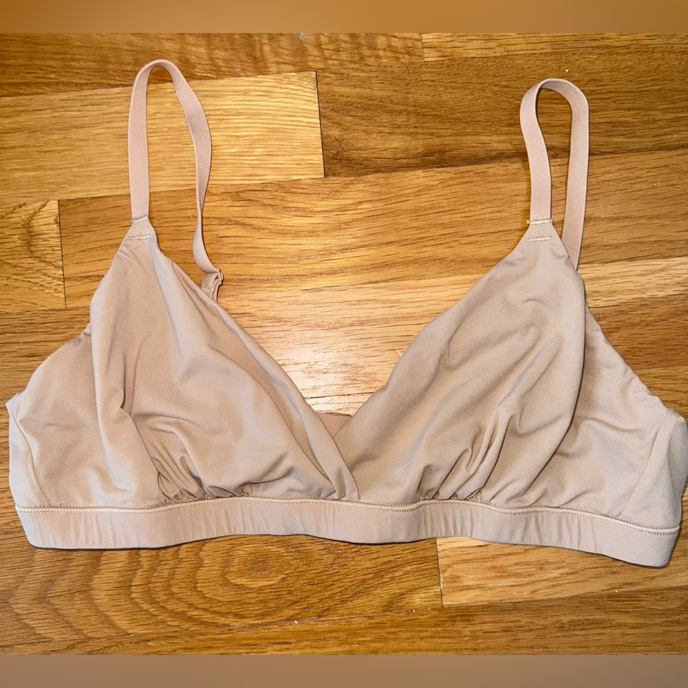 SKIMS Tan Seamless Bras Intimates Size L - Picture 3 of 5